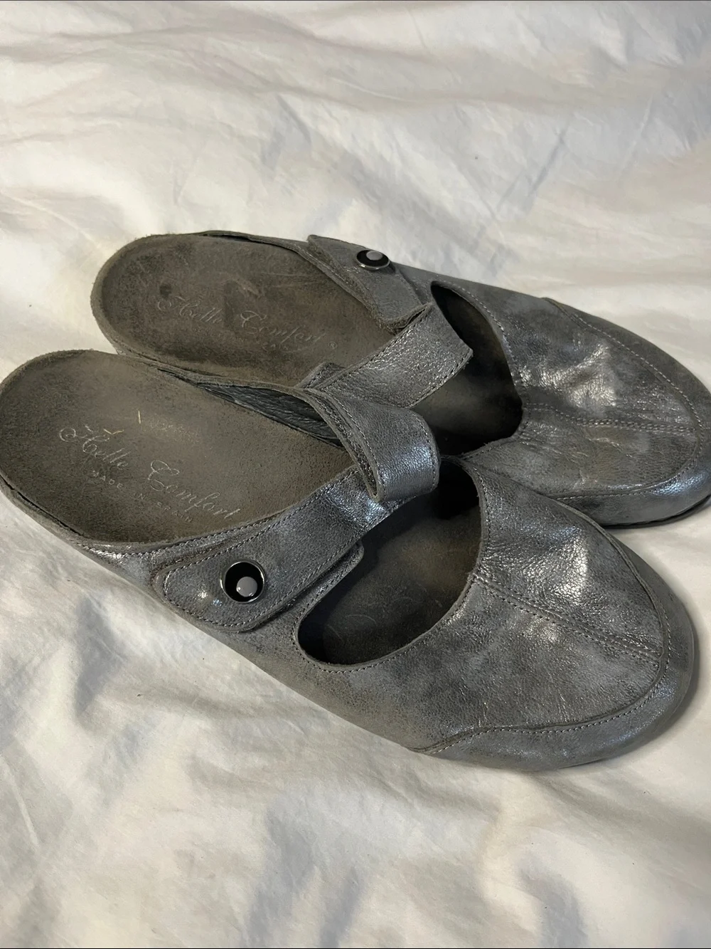 Helle Comfort made in Spain Mary Jane metallic sandals